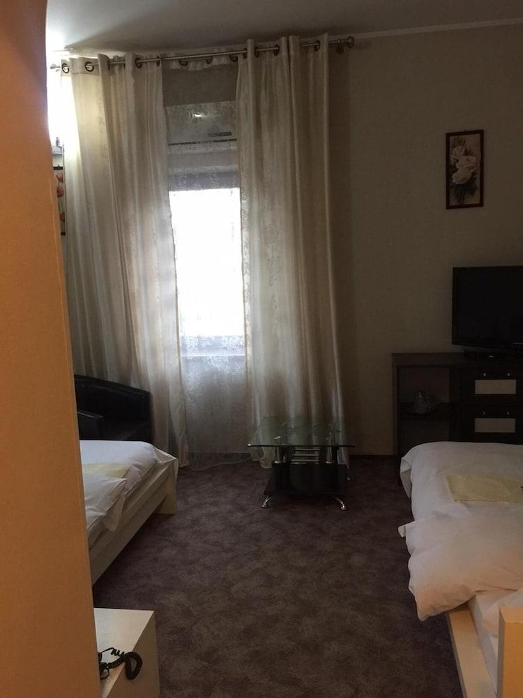 Hotel Papu Bukarest Eksteriør billede
