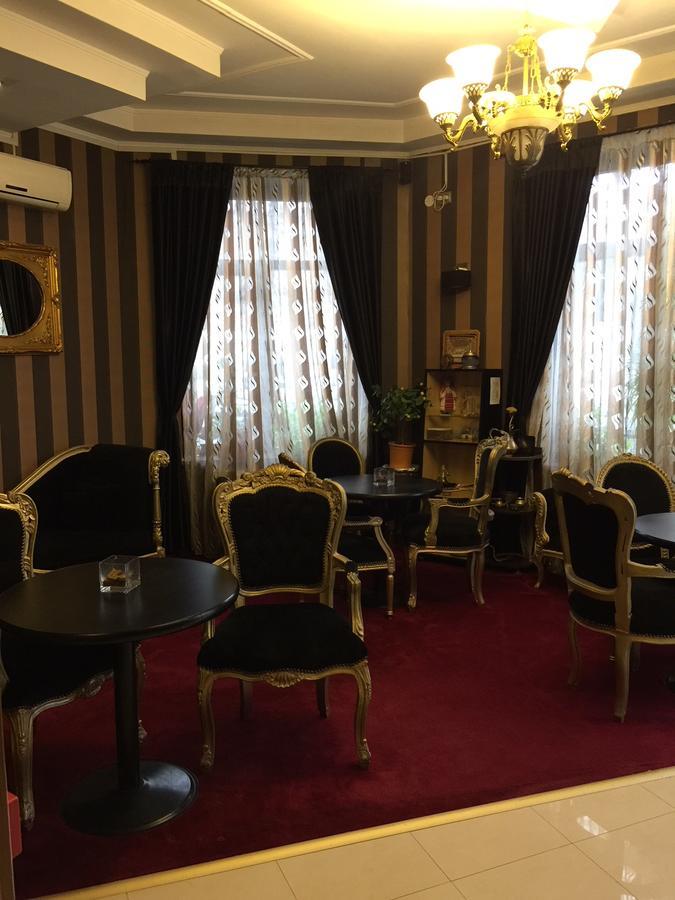 Hotel Papu Bukarest Eksteriør billede